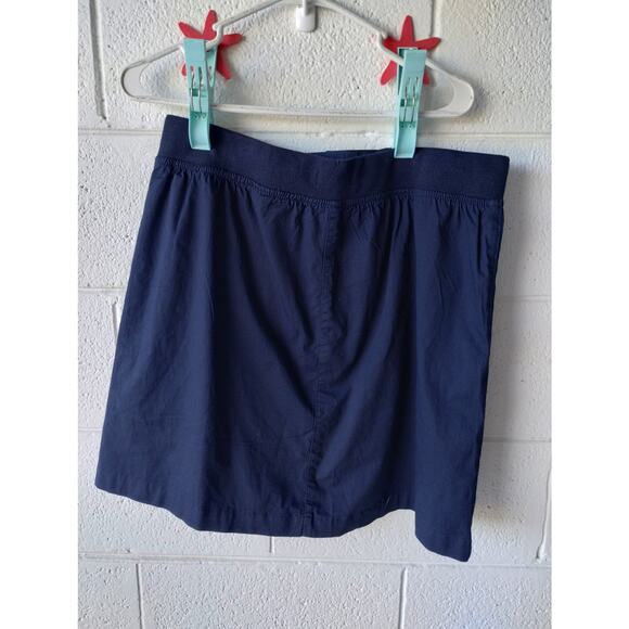 Size large skirt built in shorts - Picture 3 of 8